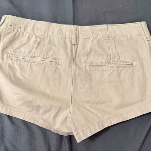 NWT $35 Hollister Shorts - Picture 2 of 3
